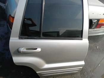 1999-2004 MOEL JEEP CHEROKEE SOL ÖN KAPI MEVCUTTUR